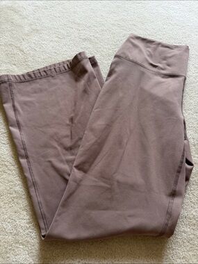 ✏️5/$25 Yogalicious Boot Cut Flare Leggings in Mauve Taupe